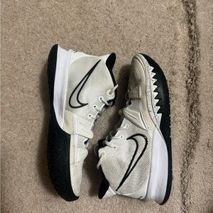 Kyrie 7 Team Bank White/Black